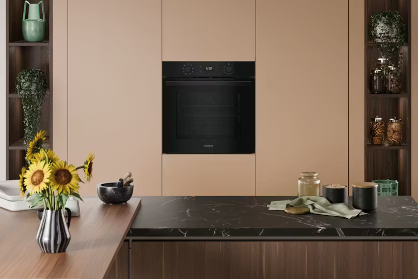 Hotpoint Built-In Electric Single Oven | HO3K55CBUK