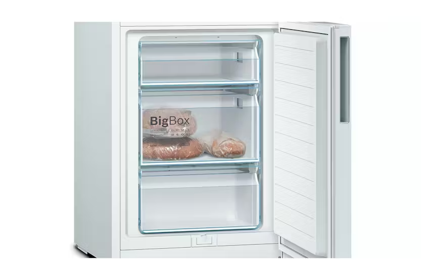 Bosch Series 4 Freestanding Fridge Freezer | KGV39VWEAG