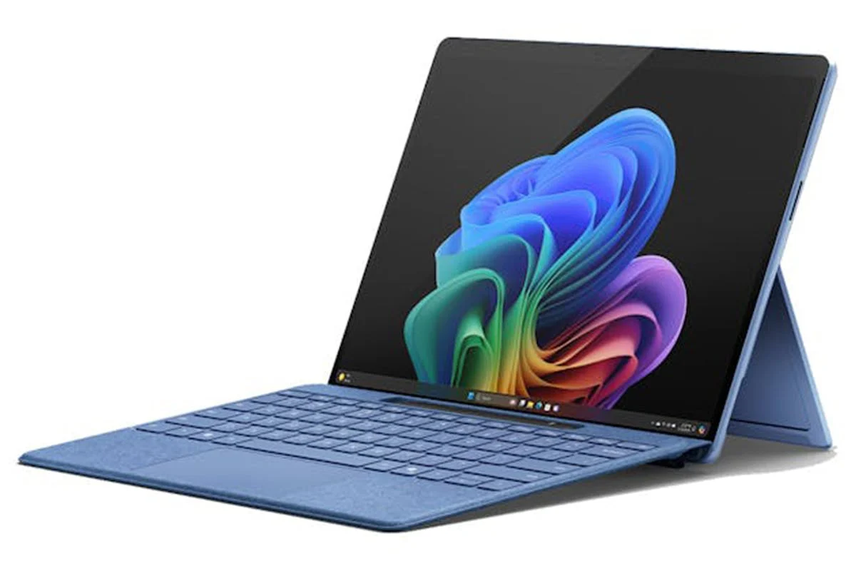Microsoft Surface Pro | Copilot+ PC | 13.8" | Touchscreen | Snapdragon X Plus | 16GB | 512GB | Sapphire